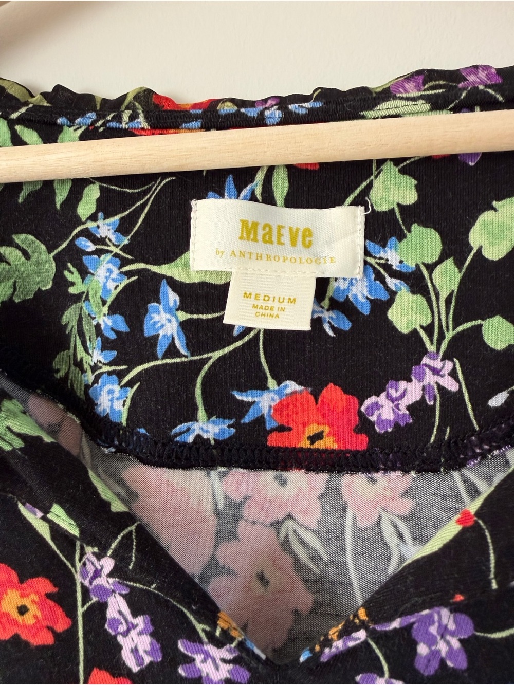 Anthropologie Black Floral Puff Sleeve Peasant Blouse Size M - Picture 3 of 7